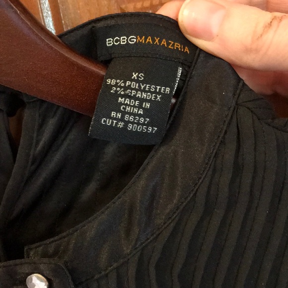 Black tuxedo blouse BCBG sz xs - Picture 5 of 6